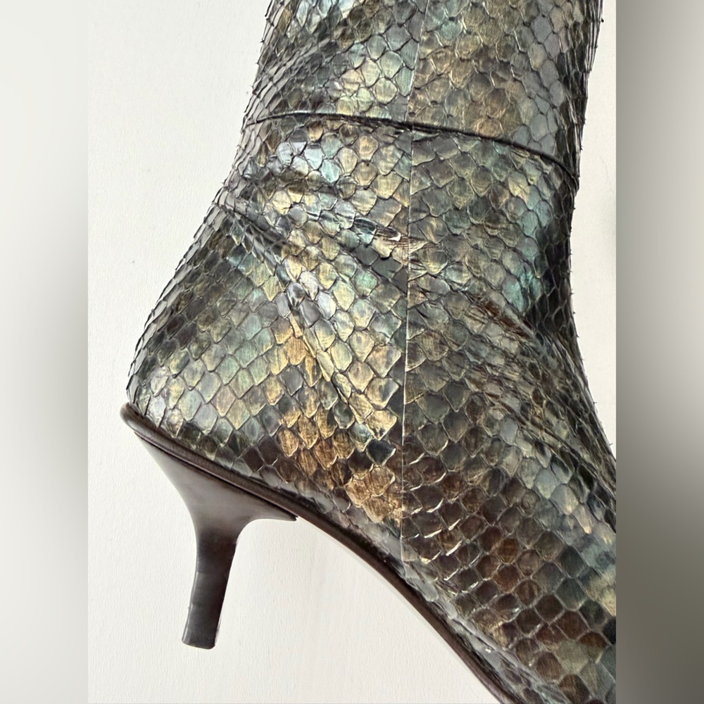 GUCCI | Tom Ford Runway Spring 1997 Iridescent Python Knee High Boots US 6.5 - Picture 10 of 16